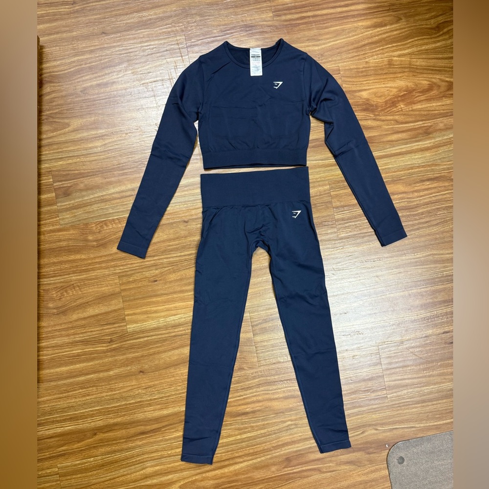 Gymshark Navy Cropped Long Sleeve Performance Crop Top and Leggings- NWOT